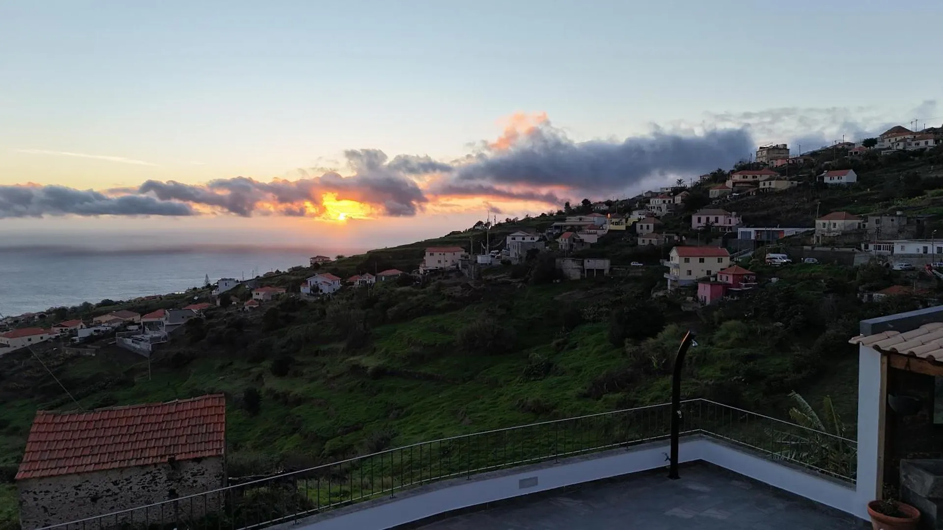 Blue Horizon, Sea And Mountain View Villa Estreito Da Calheta